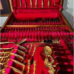 Vintage 1968 James Quality Jewerlerd